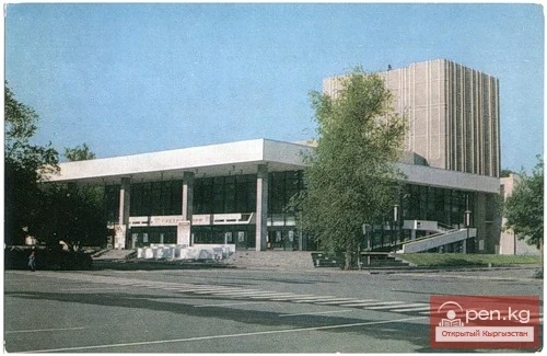 Орус драматикалык театры