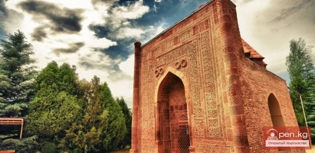 The title "Гумбез Манаса" translates to "Mausoleum of Manas" in English.