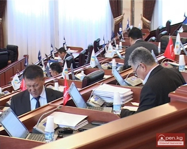 Уят болбойсуңбу, урматтуу депутат!