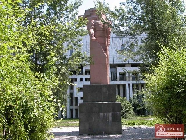 Кыргызстандык устаттардын эмгектериндеги станковая композиция