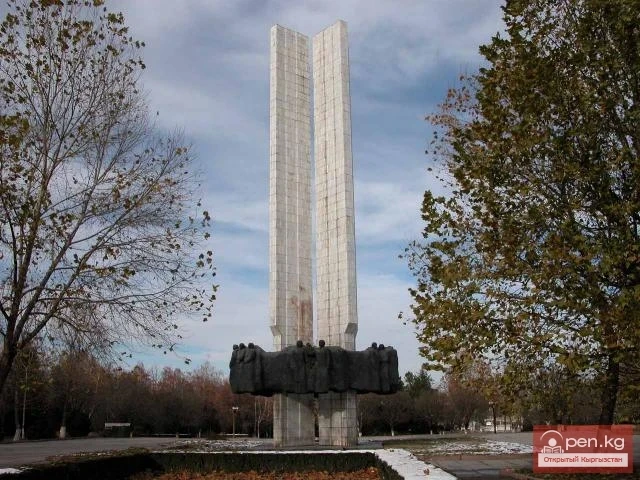 Кыргызстандык устаттардын эмгектериндеги станковая композиция