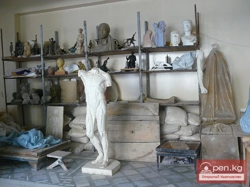 Кыргызстандык устаттардын эмгектериндеги станковая композиция