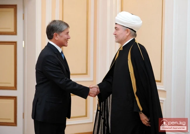 Что означает обычай приветствия “Асcалому аллейкум”?