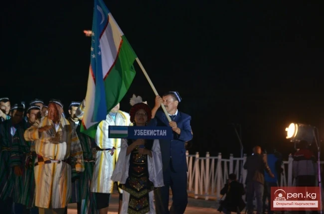 Бүткүл дүйнөлүк кочмондор оюндарынын биринчи ачылыш аземи (Сүрөт)