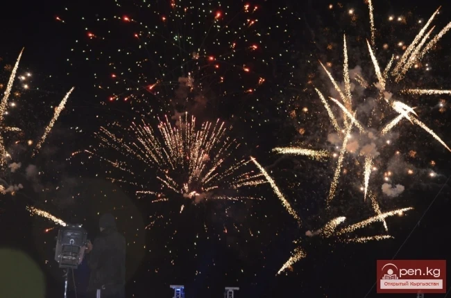 Бүткүл дүйнөлүк кочмондор оюндарынын биринчи ачылыш аземи (Сүрөт)