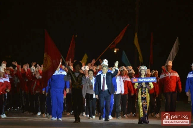 Бүткүл дүйнөлүк кочмондор оюндарынын биринчи ачылыш аземи (Сүрөт)