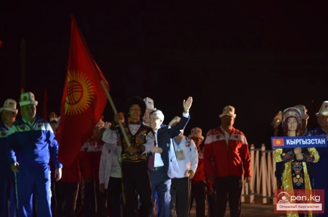 Бүткүл дүйнөлүк кочмондор оюндарынын биринчи ачылыш аземи (Сүрөт)