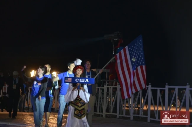 Бүткүл дүйнөлүк кочмондор оюндарынын биринчи ачылыш аземи (Сүрөт)