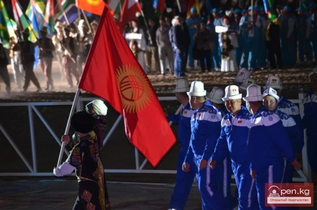 Бүткүл дүйнөлүк кочмондор оюндарынын биринчи ачылыш аземи (Сүрөт)