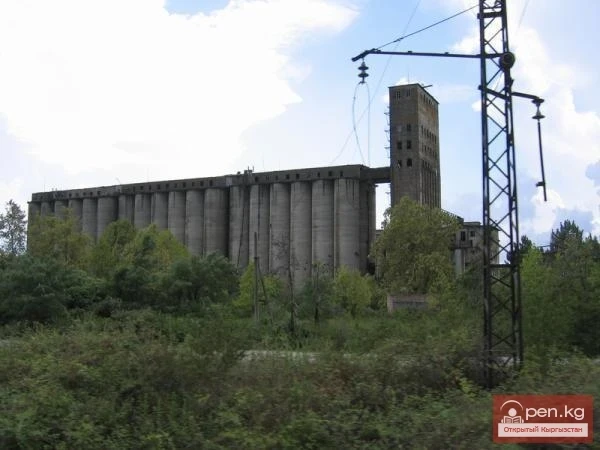 ЛАРИОНОВ Александр Дмитриевич