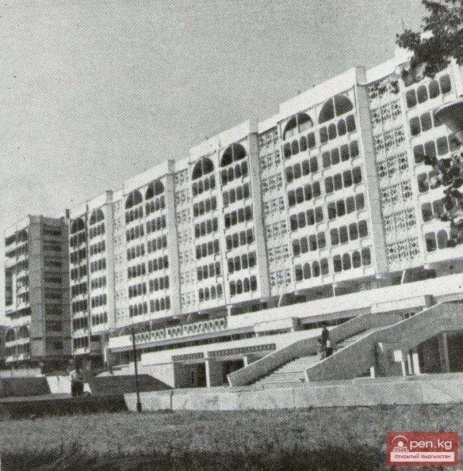 КОМБАРБАЕВ Ибраим Касымжанович