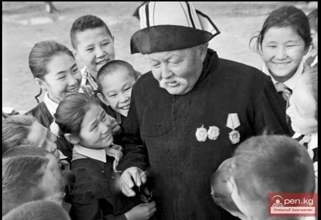 Sayakbay Karalaev (1894—1972)