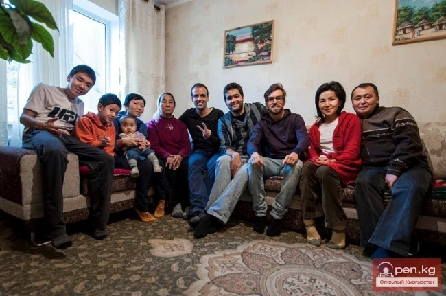 Мына, Кыргызстанда туризмди жөнөкөй кыргыз үй-бүлөсү деңгээлинде кантип өнүктүрүү керек!