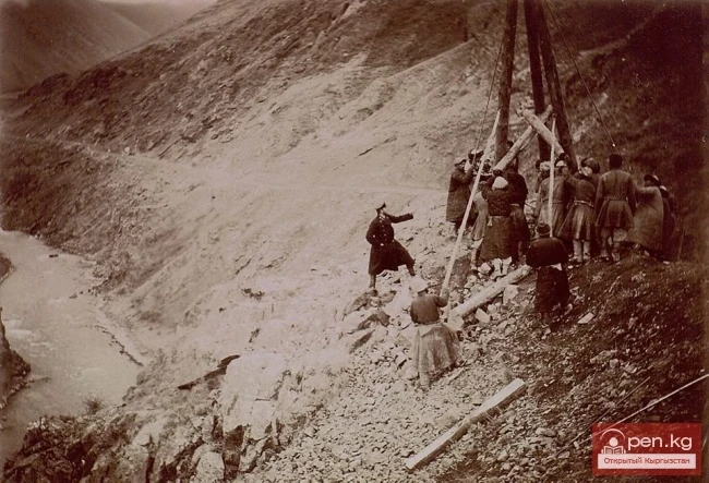 Строительство телеграфной линии Токмак-Пржевальск в 1900 г.