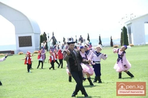 Эң жакшы маданий долбоор-2014 – "Кыргыз бийи"