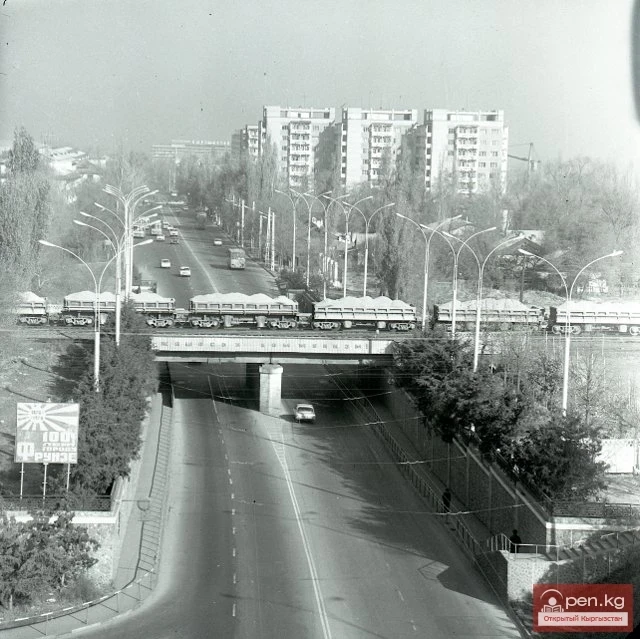 Не узнать бывшей Базарной,  Ул. Байтик баатыра