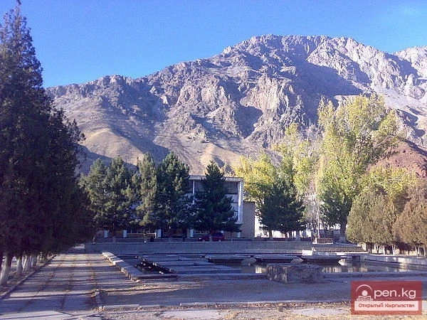 Гидростроительдер шаары — Кара-Куль