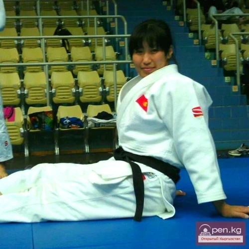 Алты жолку КР боюнча дзюдодон чемпион кыз Венгрияга сапарга демөөрчүлөрдү издөөдө
