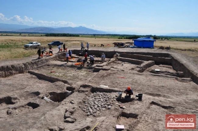 Өткөн жумада Кыргыз-Япон археологиялык экспедициясы Ак-Бешим шаарчасынын изилдөө иштерин аяктады