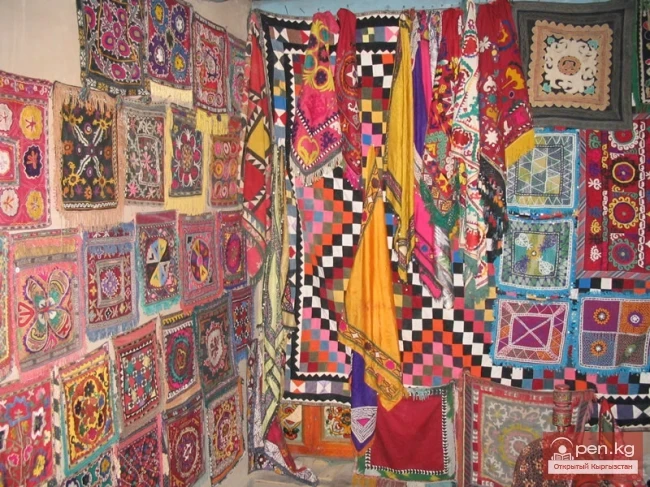 Ткани киргизского производства