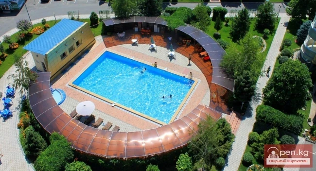 Outdoor pool at "Golden Dragon"