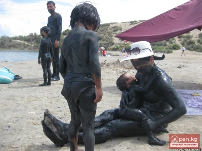 Соленое озеро (Туз кёл)