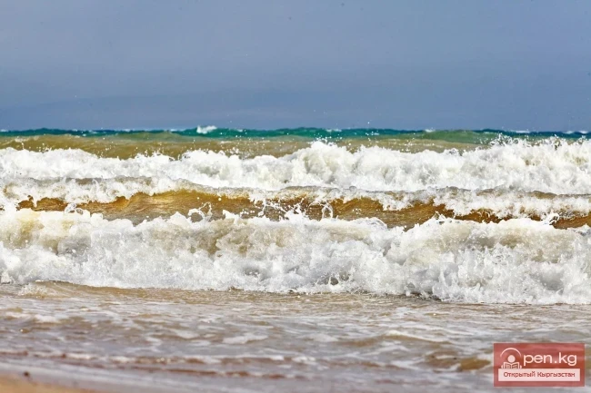 "Shtormovoe" on Issyk-Kul