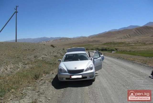 Road to Lake Son-Kul