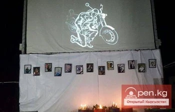 Мотоциклчулардын каза болгондорун эскерүү күнү Бишкекте өткөрүлдү