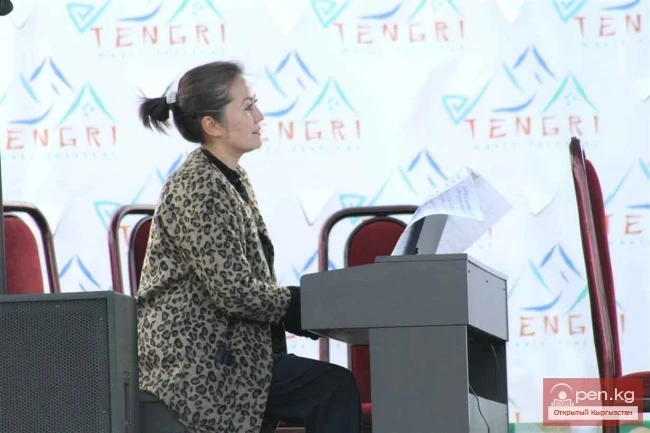 Ачык асмандагы классика