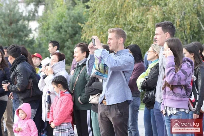 Ачык асмандагы классика