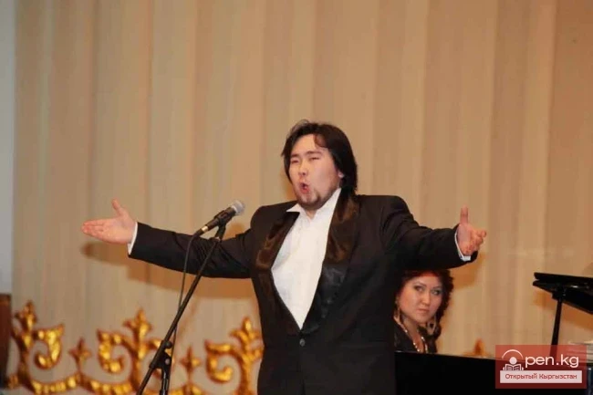 Саян Исин: Сценага чыгуу мен үчүн экзамен!