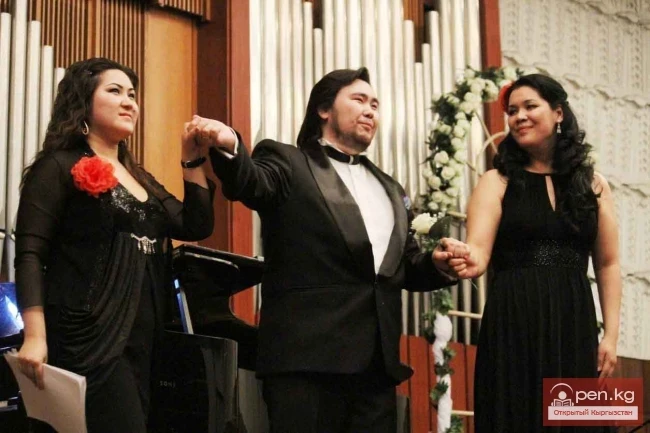 Саян Исин: Сценага чыгуу мен үчүн экзамен!