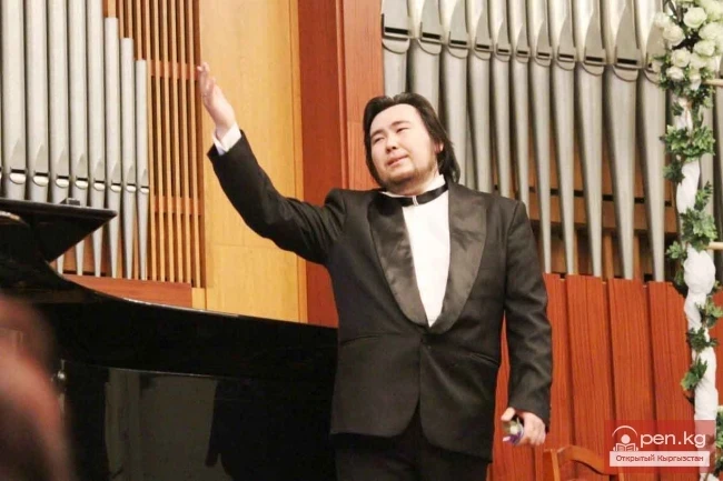 Саян Исин: Сценага чыгуу мен үчүн экзамен!