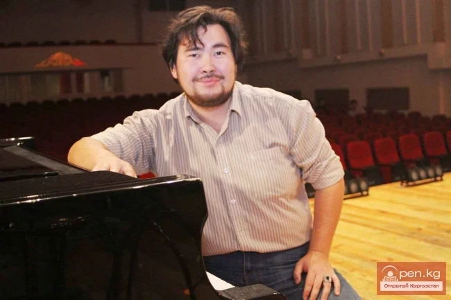 Саян Исин: Сценага чыгуу мен үчүн экзамен!