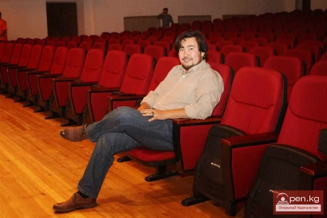 Саян Исин: Сценага чыгуу мен үчүн экзамен!