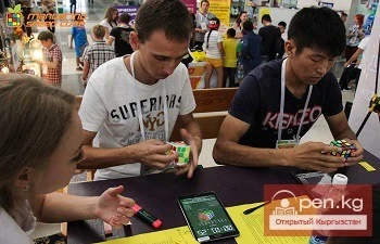 В Бишкеке прошёл Чемпионат КР по скоростной сборке кубика Рубика
