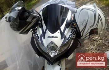 В Бишкеке сыграли первую байкерскую свадьбу