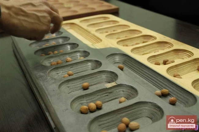 Kyrgyz chess - toguz korgool