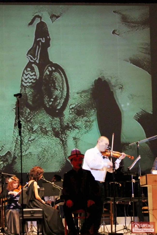 Кумдан музыкалык белек!