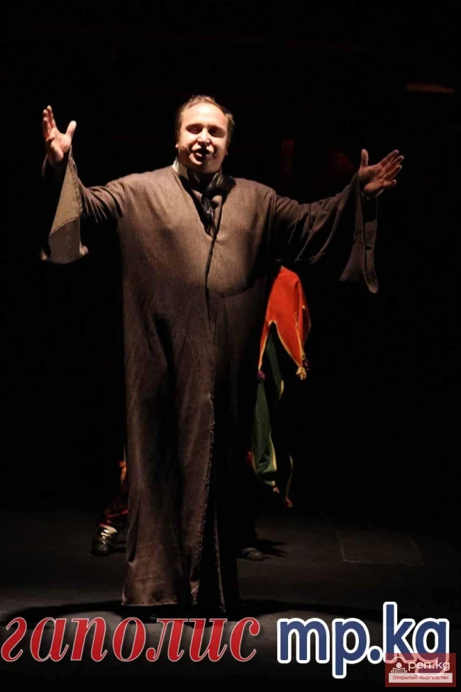 Орус драма театры 80 жылдыгын белгилейт