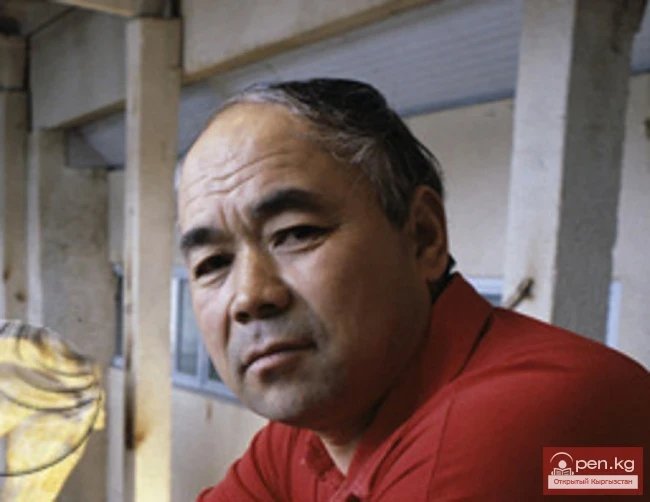 «Революция үчүн күрөшкөндөргө» эстелик, скульптор Т. Садыков тарабынан түзүлгөн