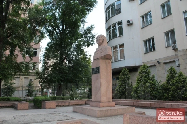 Киргизиядагы кеңири эл аралык мааниге ээ портреттик эстеликтер