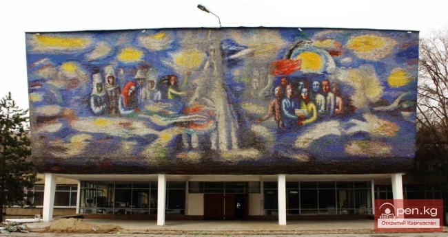 С. Айтиевдин өзгөчөлүктүү ассоциациялык ой жүгүртүүсү жана сүрөтчү-пластикалык чеберчилиги