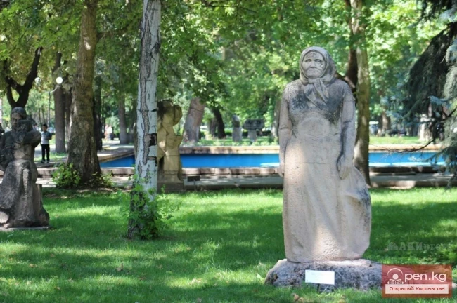 Outdoor Sculpture Museum – Oak Park. Video