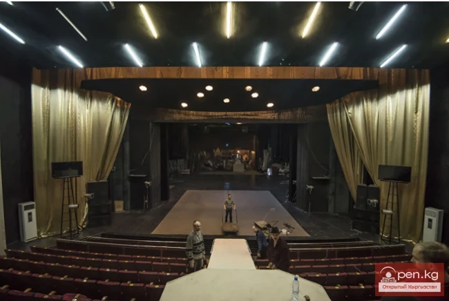 Кыргыз улуттук академиялык драма театры Т. Абдумомуновдун атындагы