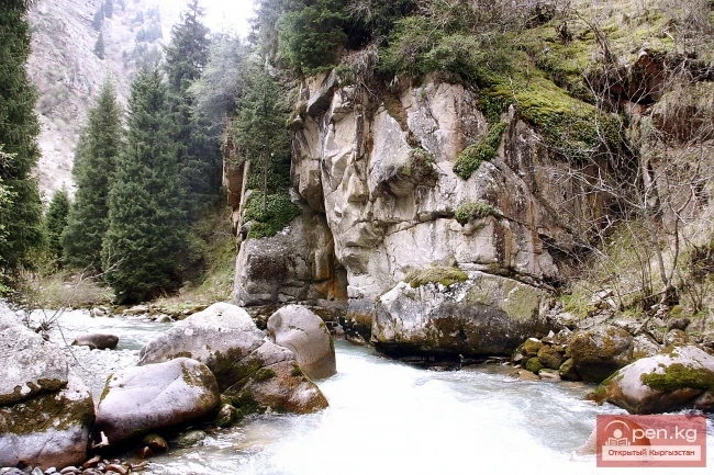 Кыргызстандын тоолору. Сүрөт  Влад Ушаков