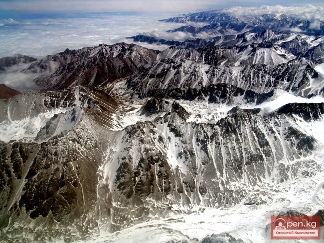 Кыргызстандын тоолору. Сүрөт  Влад Ушаков