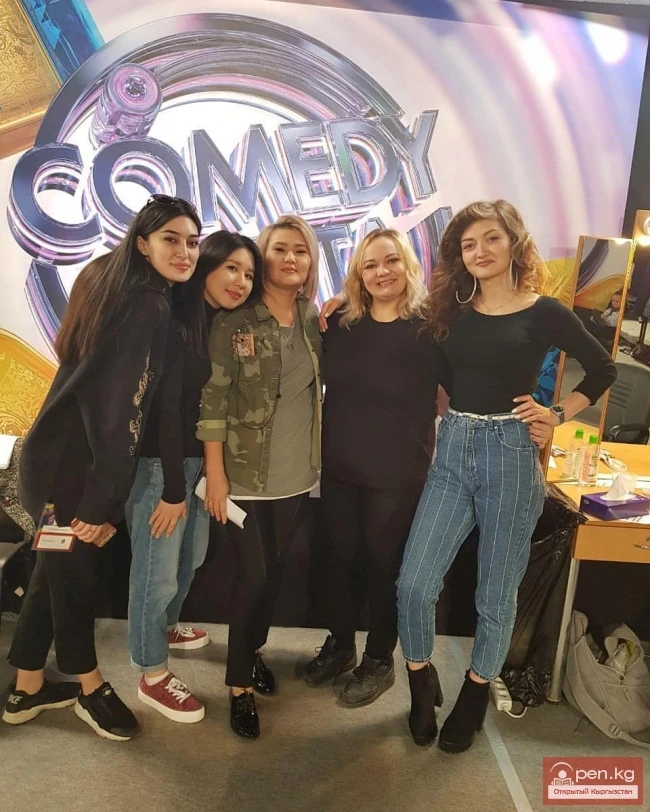 Комедия Бою: Бишкектен Назгуль Аилчинова 2018-жылдагы Камеди баттлдын финалына өттү