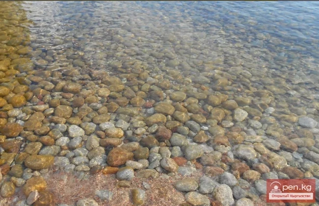 Monument from the village of Chon-Sary-Oy